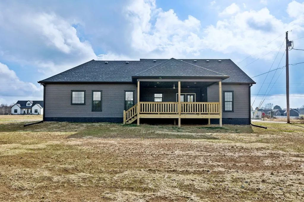 125 Makinley Drive Lafayette TN 37083