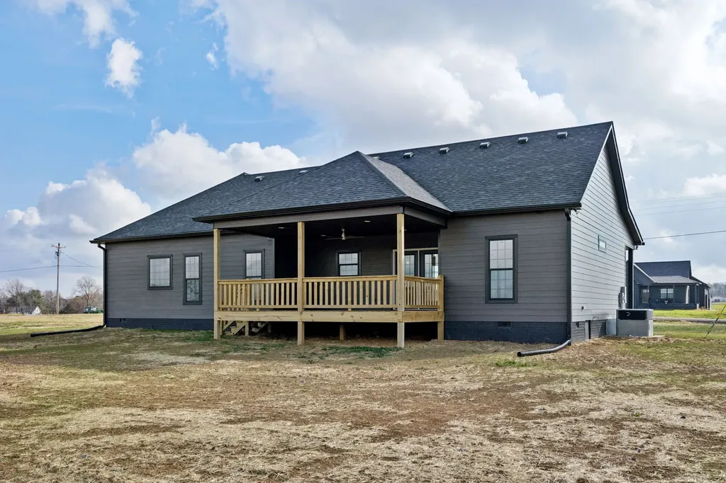 125 Makinley Drive Lafayette TN 37083