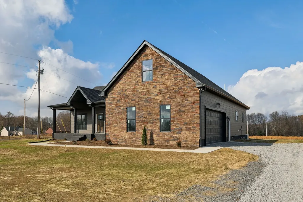 125 Makinley Drive Lafayette TN 37083