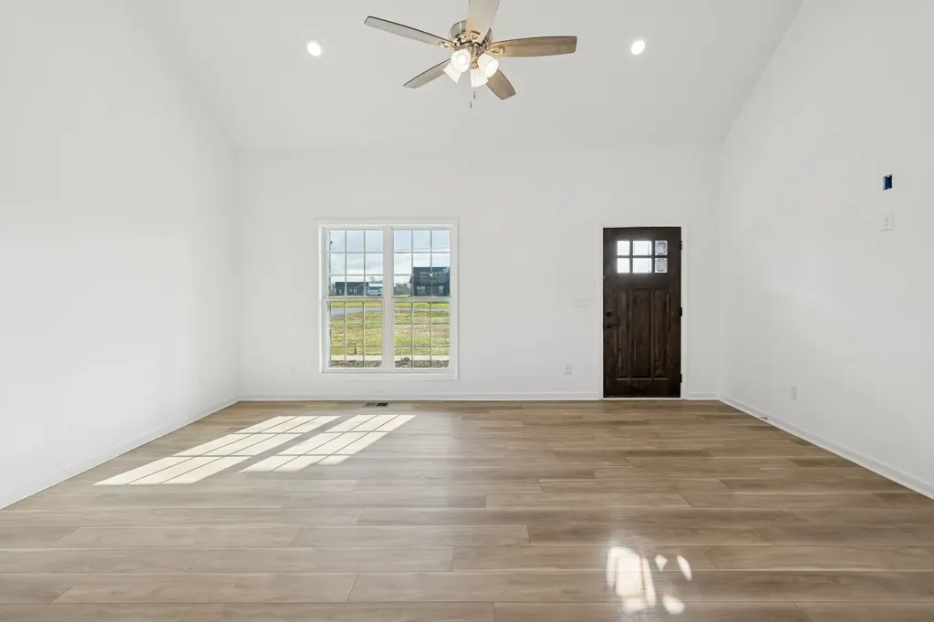 125 Makinley Drive Lafayette TN 37083