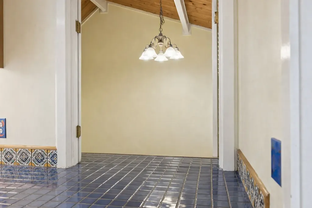 127 Holly Forest Nashville TN 37221