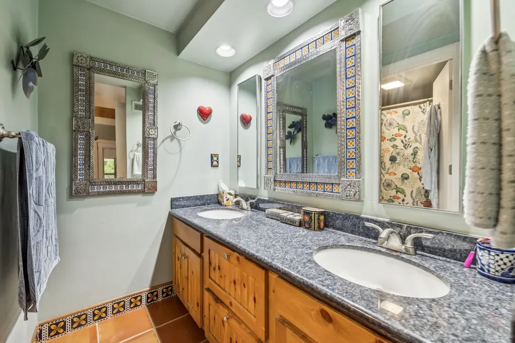 127 Holly Forest Nashville TN 37221