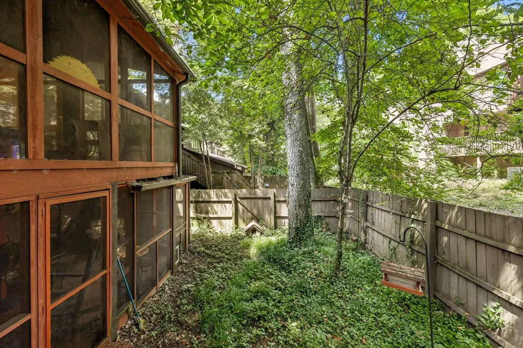 127 Holly Forest Nashville TN 37221