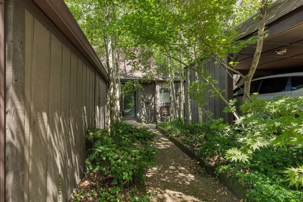 127 Holly Forest Nashville TN 37221