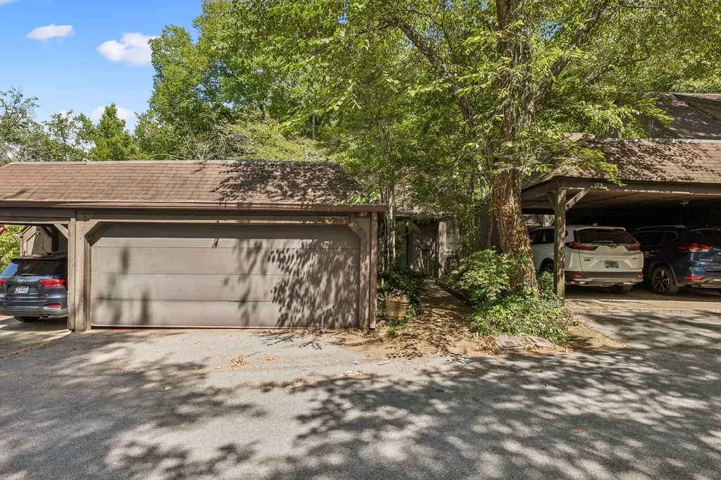 127 Holly Forest Nashville TN 37221