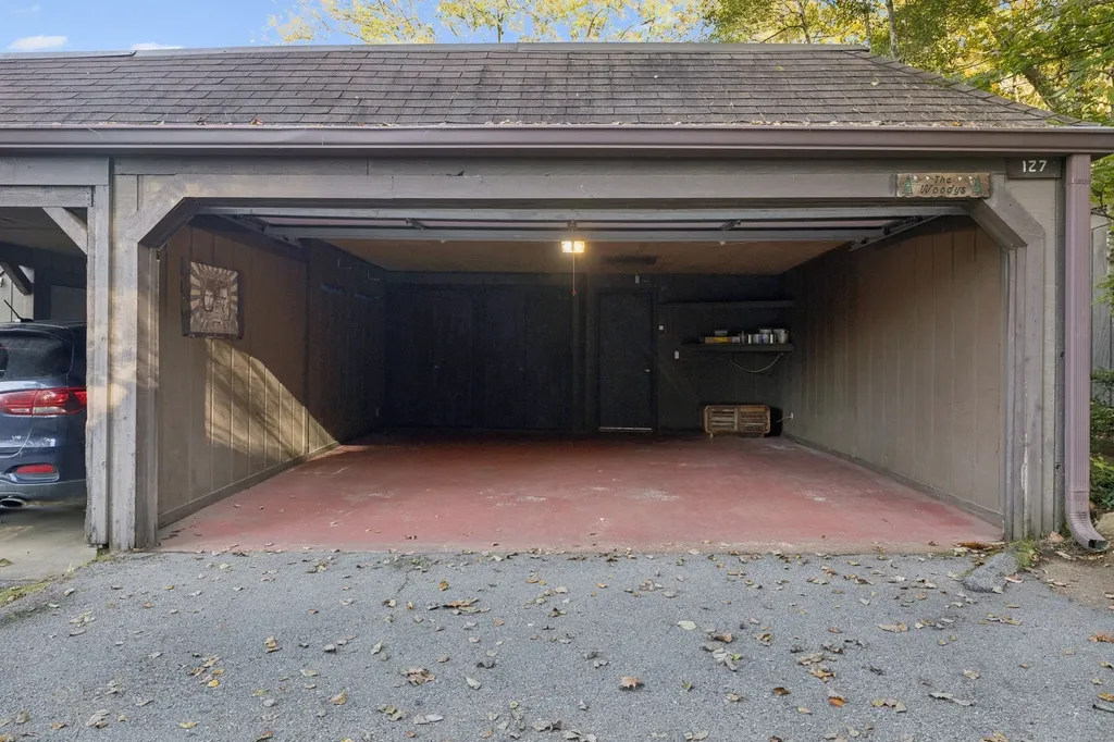 127 Holly Forest Nashville TN 37221