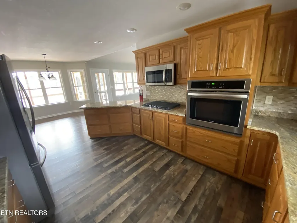 618 Apoka Lane Crossville TN 38572