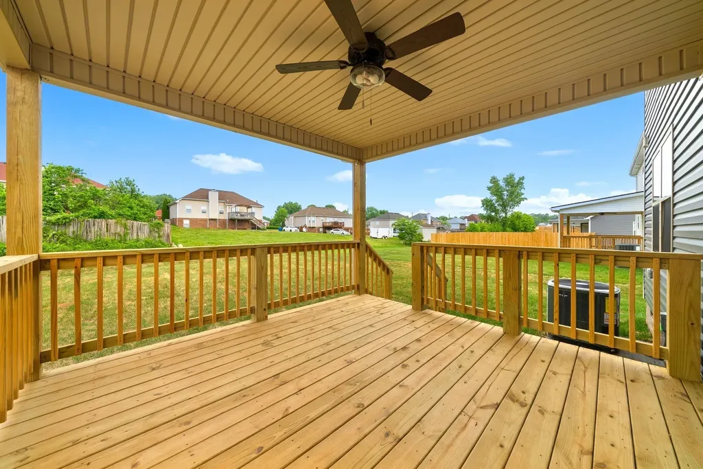370 Cardinal Creek Clarksville TN 37040