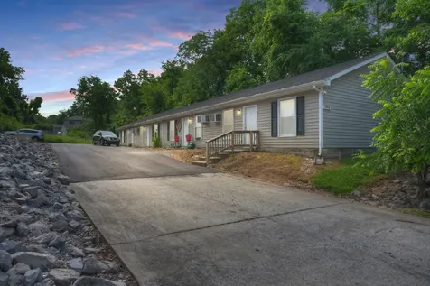 185 Oak Street Clarksville TN 37042