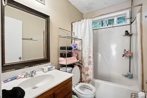 185 Oak Street Clarksville TN 37042