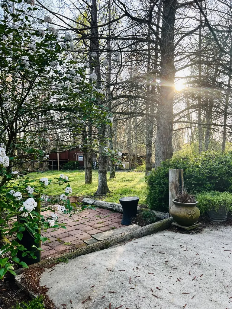 233 Taylor Lake Road Morrison TN 37357