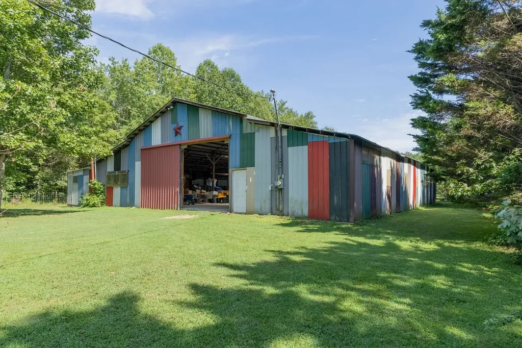 233 Taylor Lake Road Morrison TN 37357