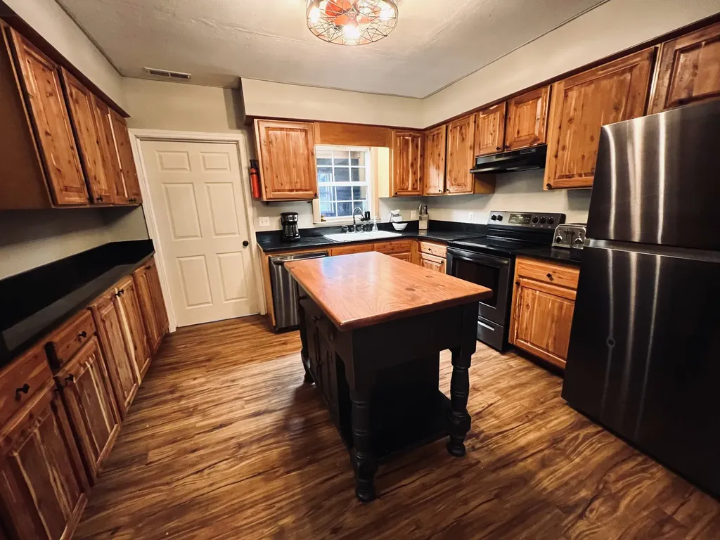 233 Taylor Lake Road Morrison TN 37357