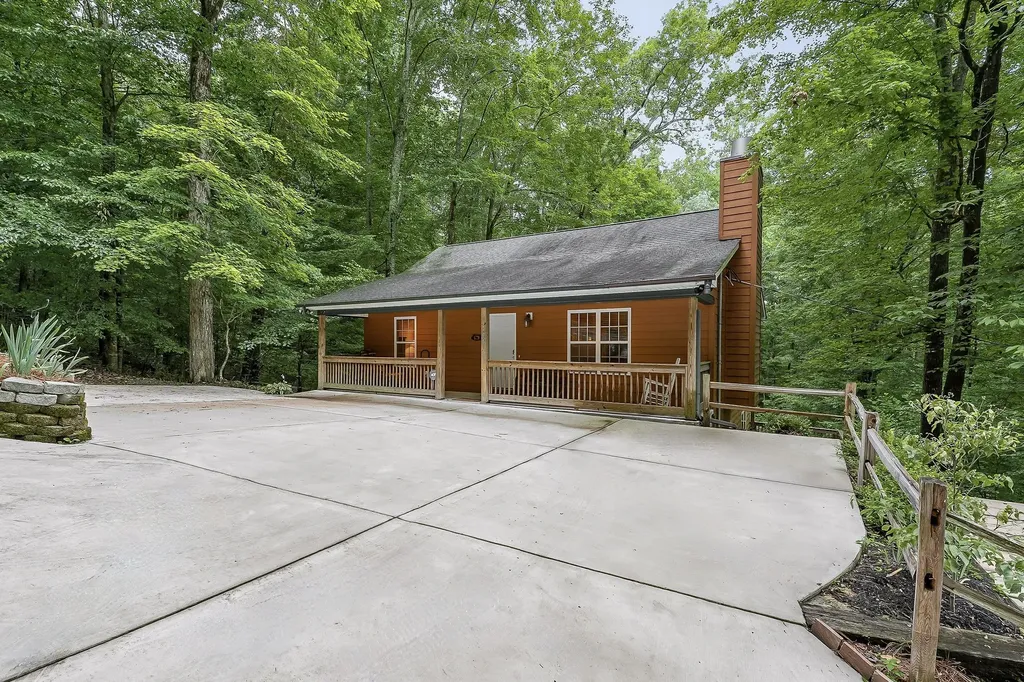 375 Lakeside Drive Smithville TN 37166