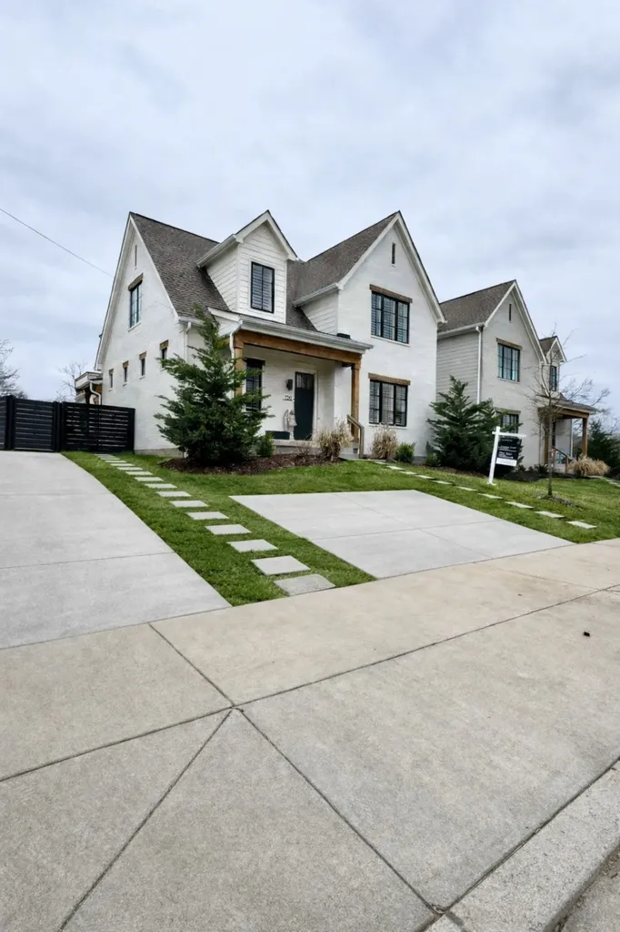 128 37th Ave, N Nashville TN 37209