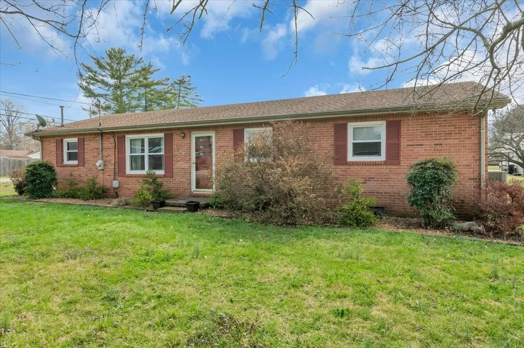 1001 Henley Street Decherd TN 37324