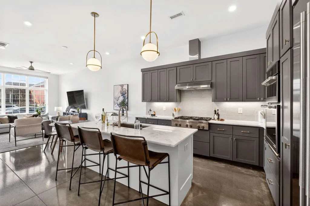 1204 7th Ave, N Nashville TN 37208
