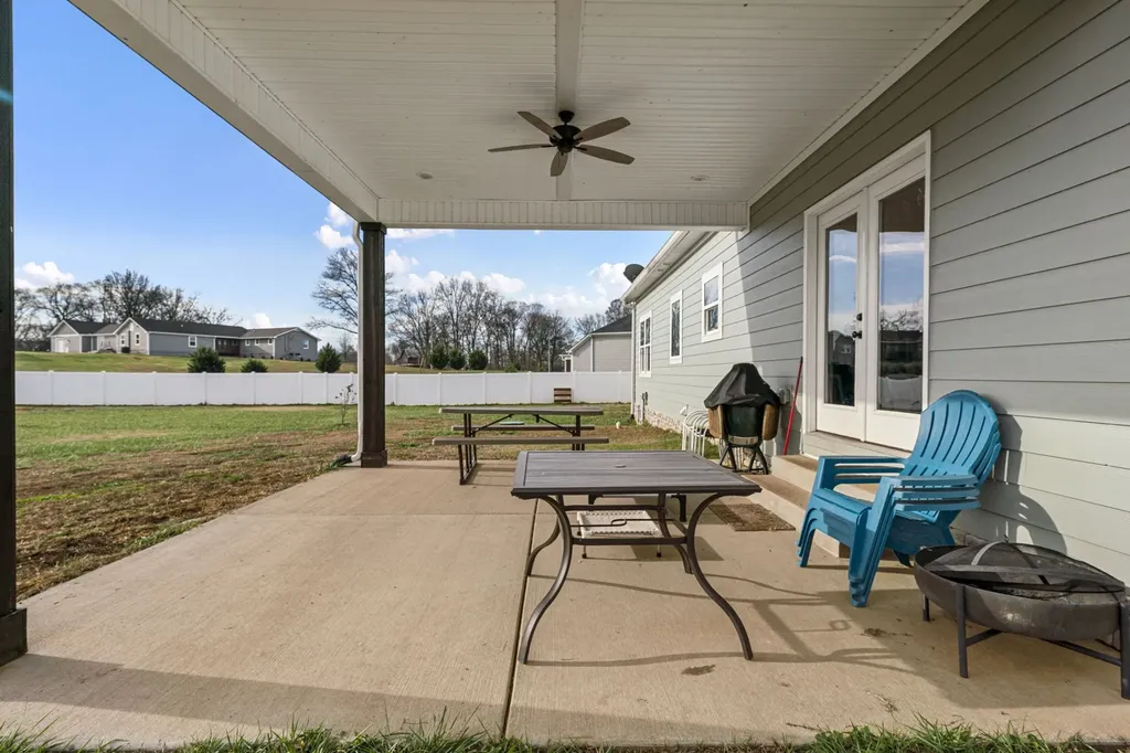 2086 Beverly Court Springfield TN 37172