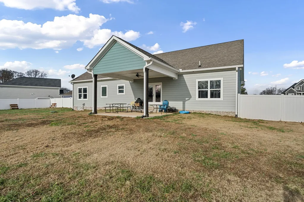 2086 Beverly Court Springfield TN 37172