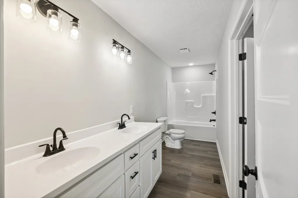 1508 Ellie Claire Way Lewisburg TN 37091