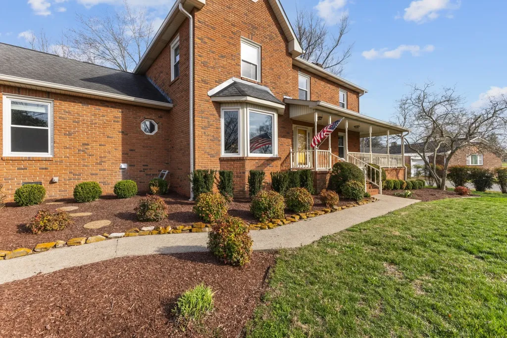 709 Harris Drive Gallatin TN 37066