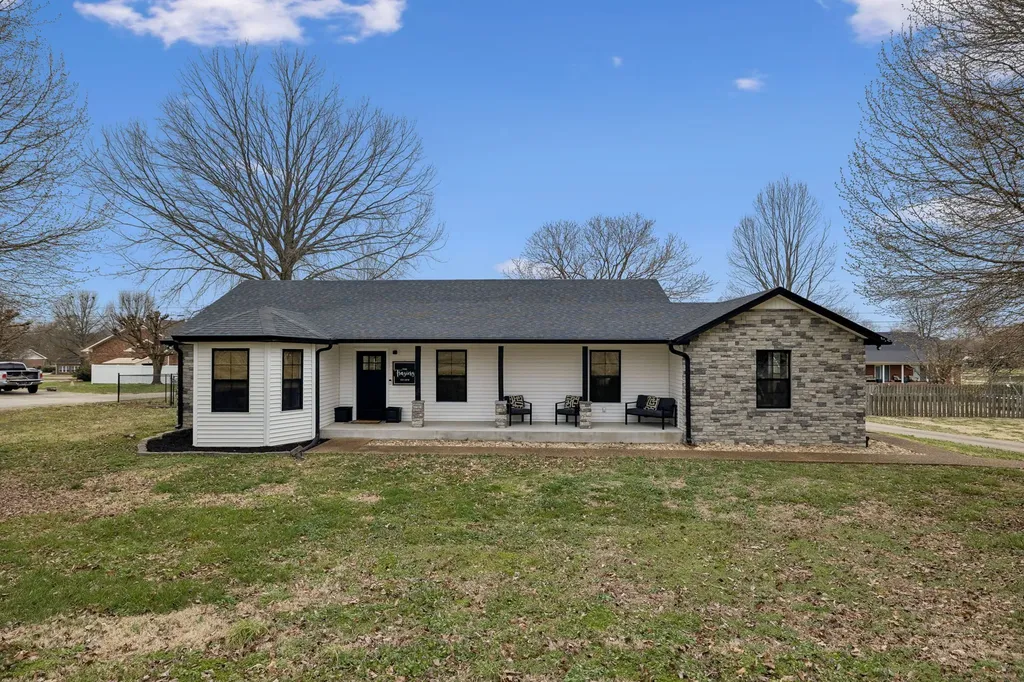 18 Crescent Boulevard Carthage TN 37030