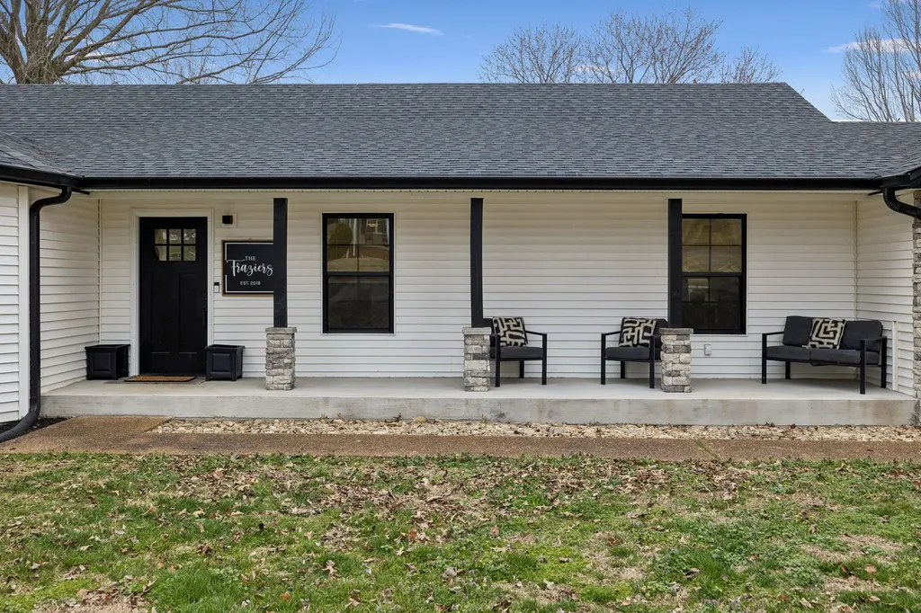 18 Crescent Boulevard Carthage TN 37030