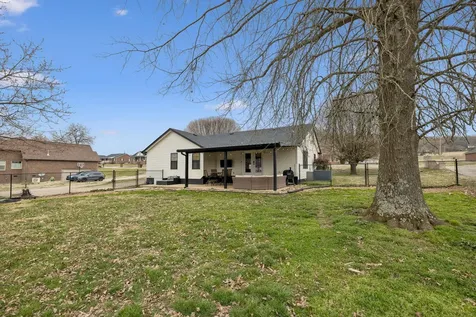 18 Crescent Boulevard Carthage TN 37030