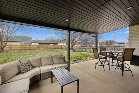 18 Crescent Boulevard Carthage TN 37030
