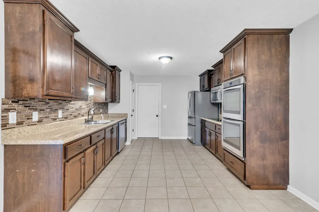 1176 Freedom Drive Clarksville TN 37042