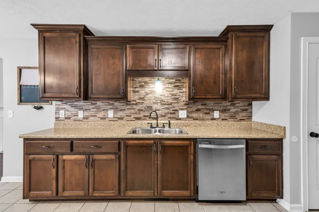 1176 Freedom Drive Clarksville TN 37042