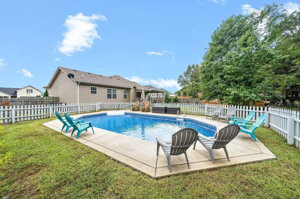 1176 Freedom Drive Clarksville TN 37042