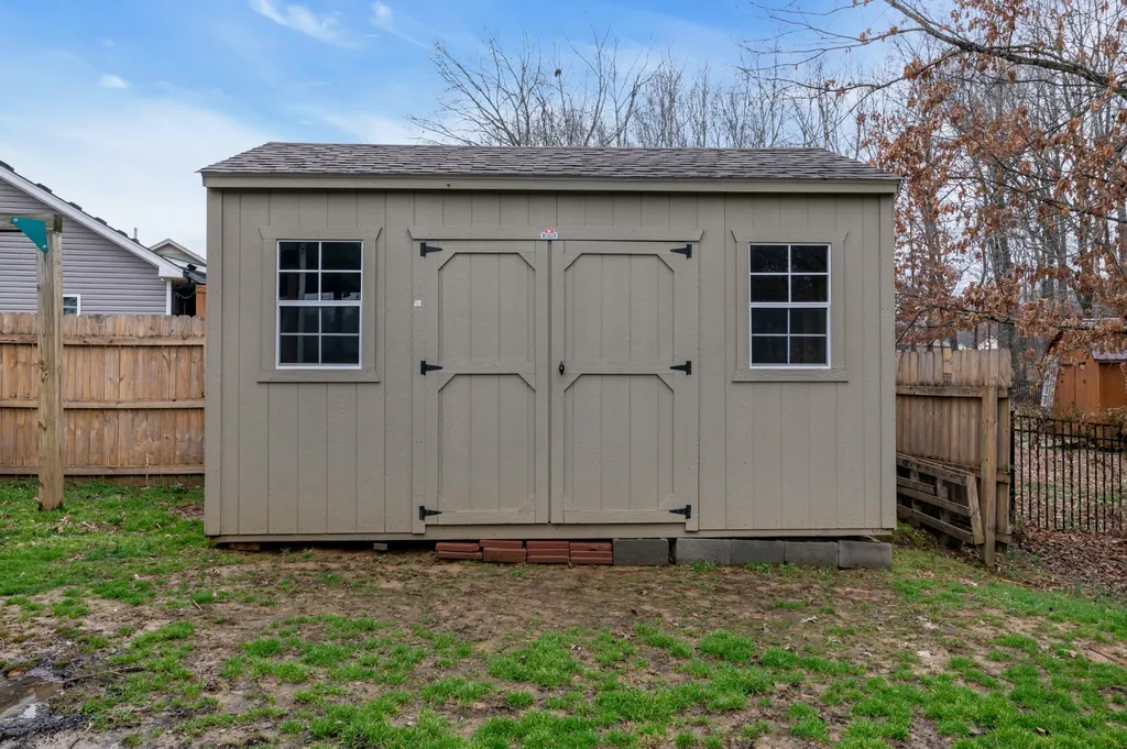 1176 Freedom Drive Clarksville TN 37042