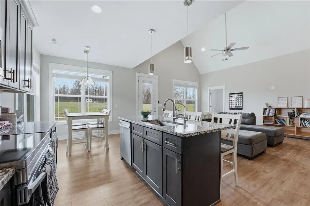 1637 Smartt Station Road Morrison TN 37357