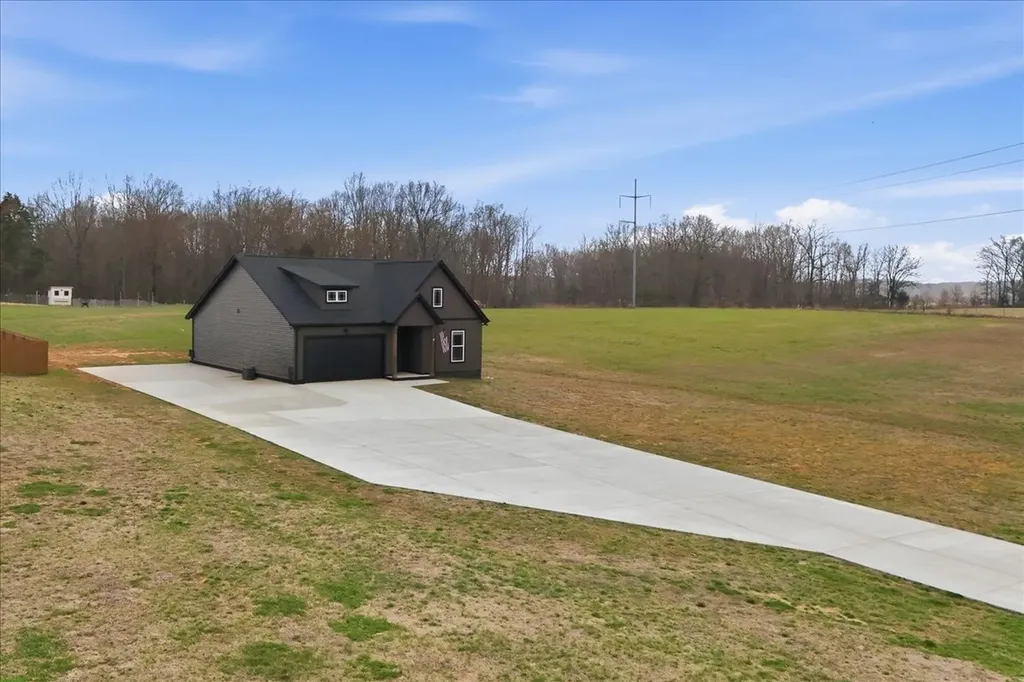 1637 Smartt Station Road Morrison TN 37357