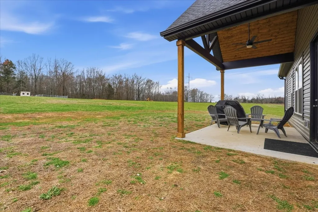 1637 Smartt Station Road Morrison TN 37357