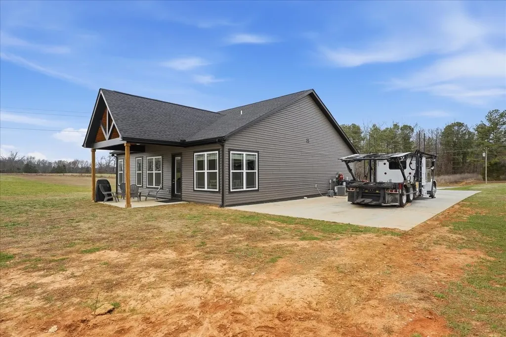 1637 Smartt Station Road Morrison TN 37357