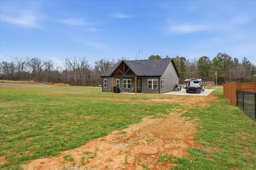 1637 Smartt Station Road Morrison TN 37357
