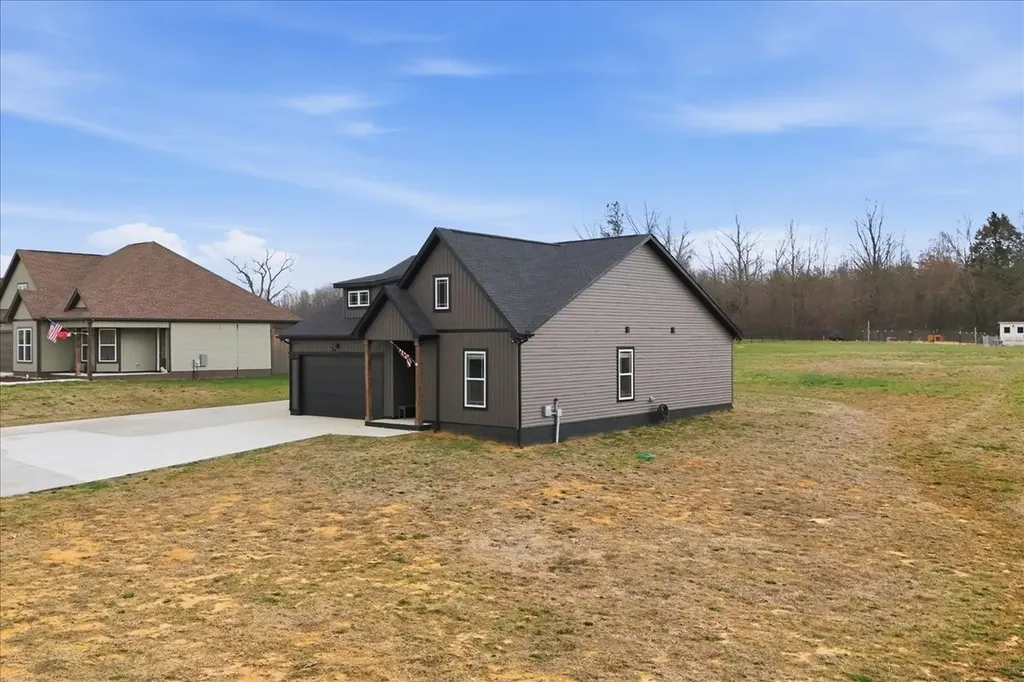 1637 Smartt Station Road Morrison TN 37357