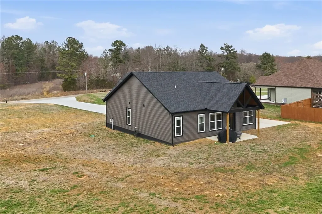 1637 Smartt Station Road Morrison TN 37357