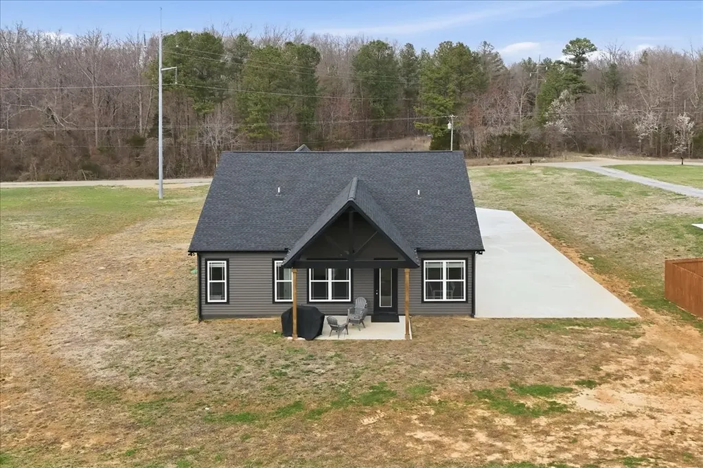 1637 Smartt Station Road Morrison TN 37357