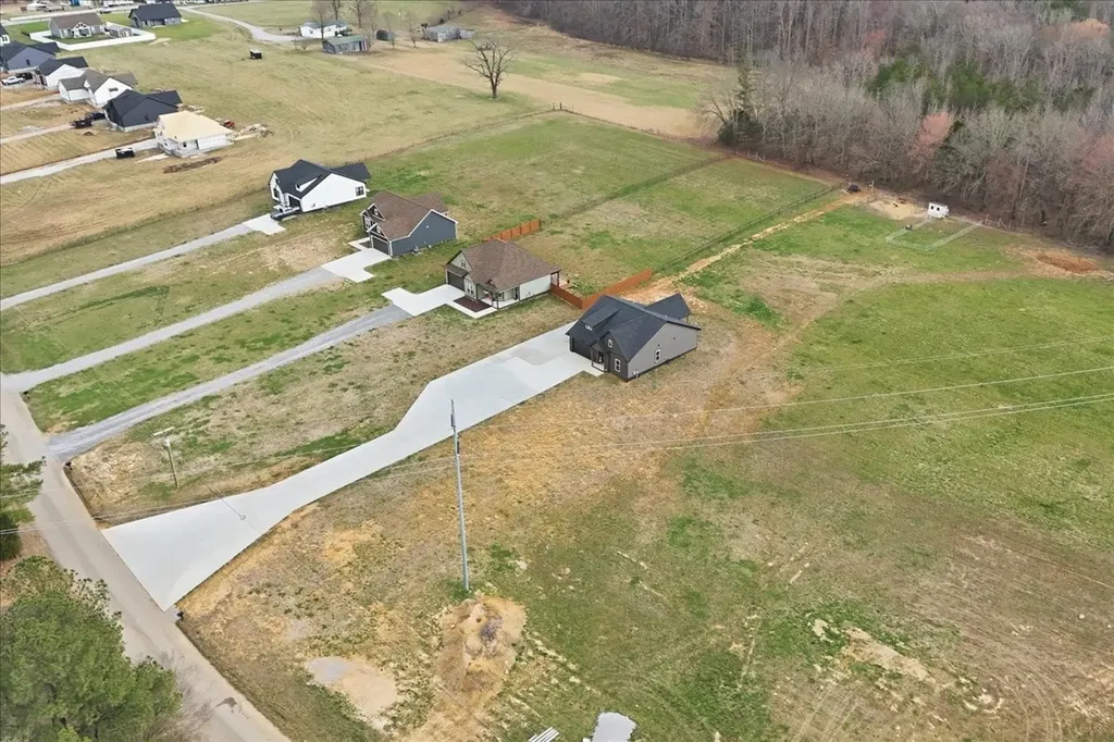 1637 Smartt Station Road Morrison TN 37357