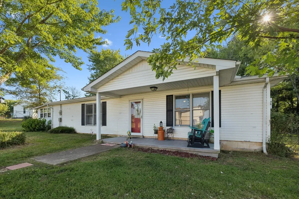 4901 Highway 52, W Lafayette TN 37083