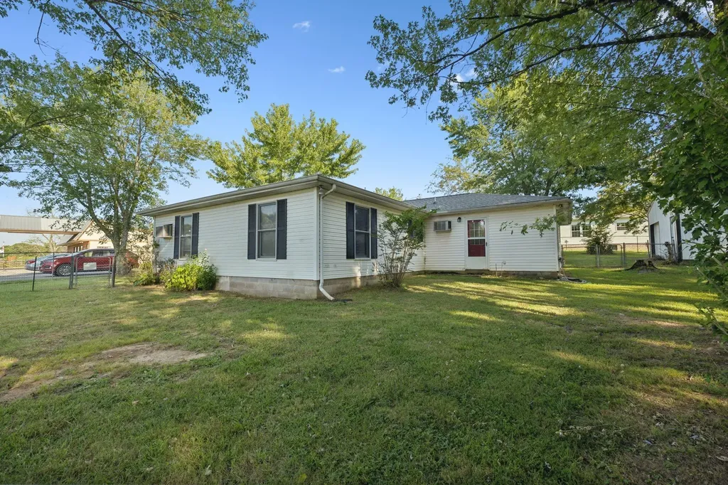 4901 Highway 52, W Lafayette TN 37083