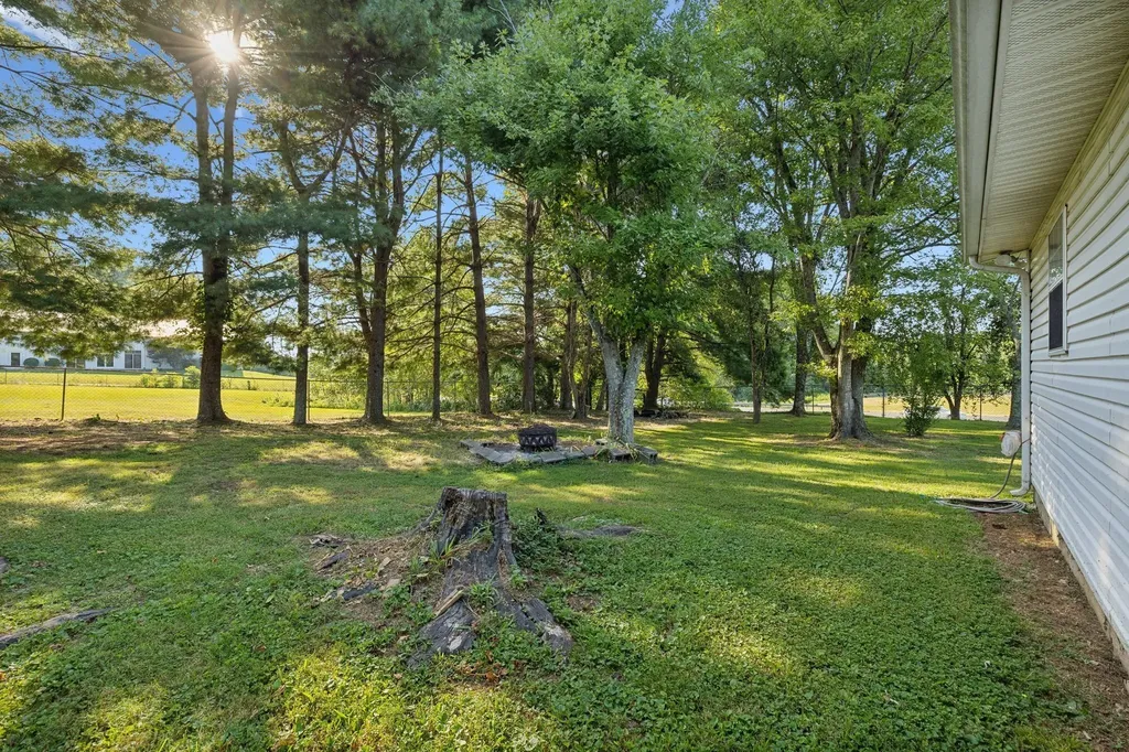 4901 Highway 52, W Lafayette TN 37083