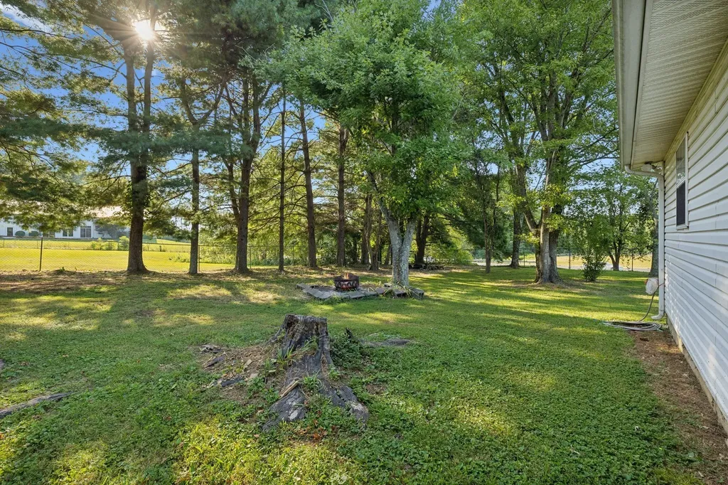 4901 Highway 52, W Lafayette TN 37083