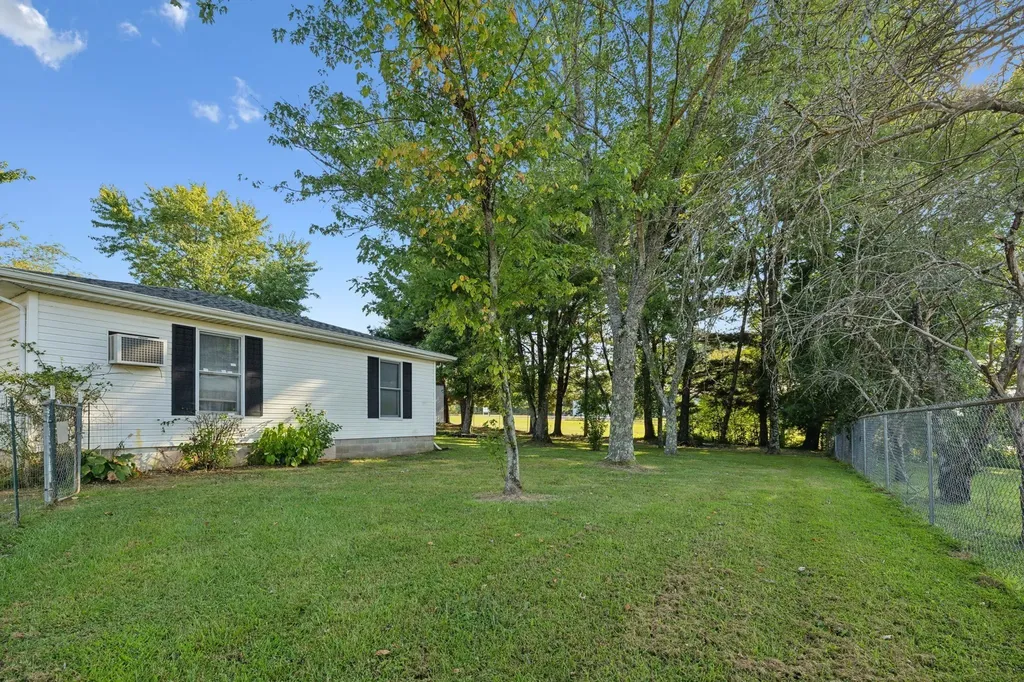 4901 Highway 52, W Lafayette TN 37083