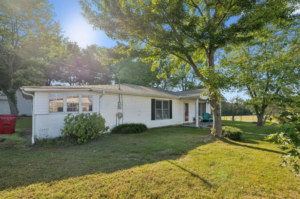 4901 Highway 52, W Lafayette TN 37083