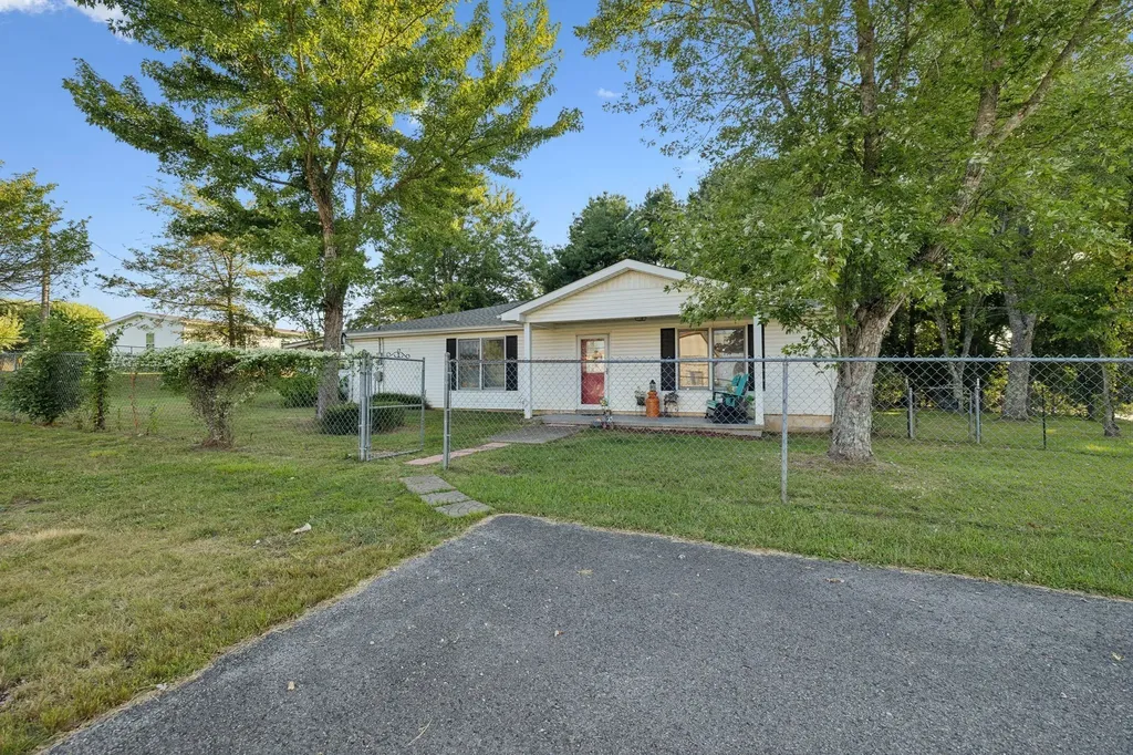 4901 Highway 52, W Lafayette TN 37083