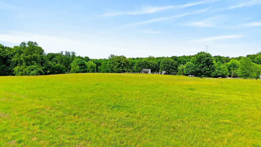 3146 Old Greenbrier Pike Greenbrier TN 37073
